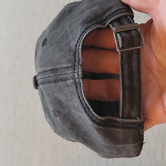 DOG MOM 🐾 black cap hat with adjustable band. - Picture 3 of 5